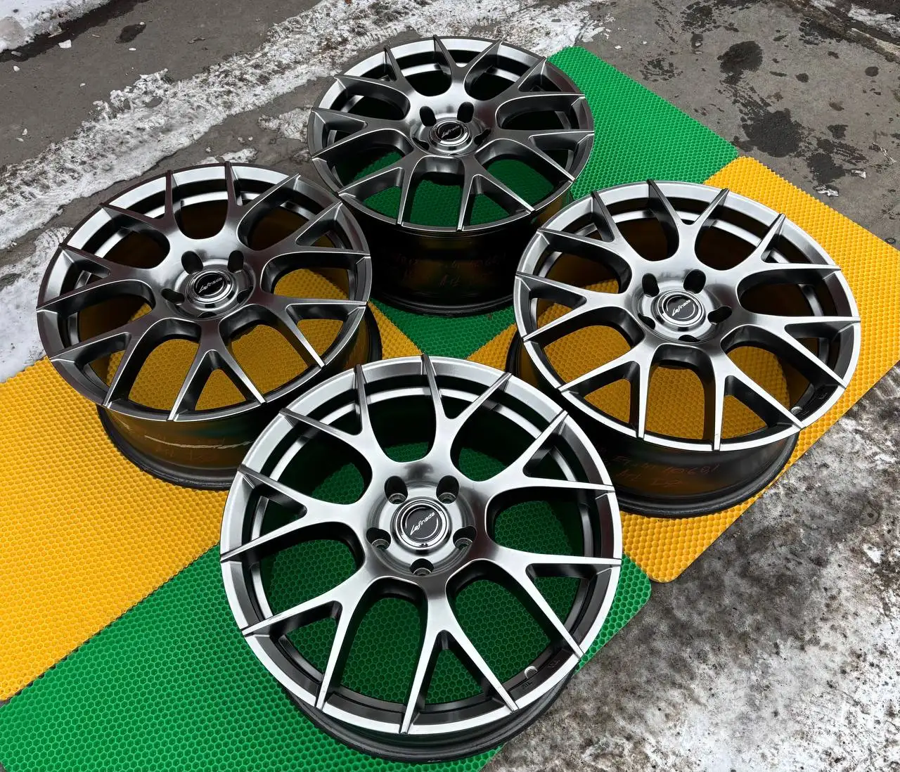 Диски Toyota Lexus Lefinada Motion 3 R18 5/114.3 - Запчасти (Авто) в Новосибирск