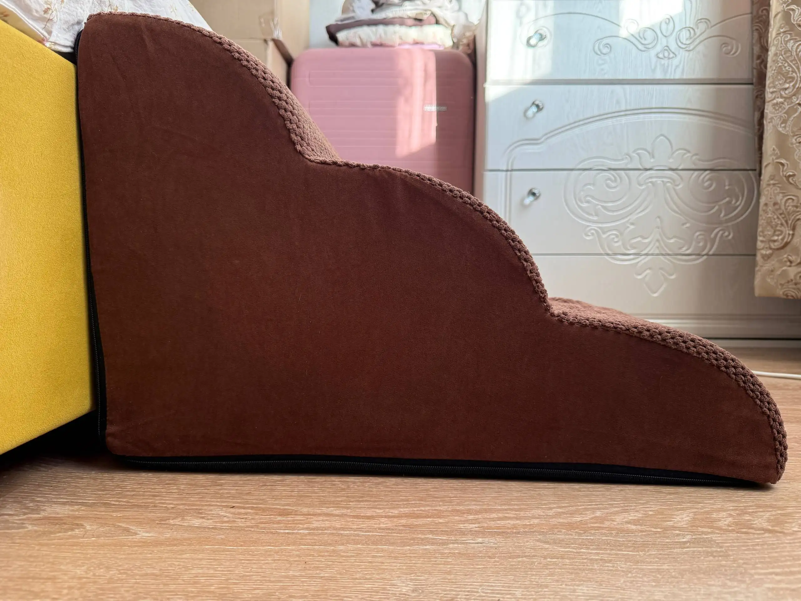 Продажа прикроватной лесенки для собак и SSD накопителя 2 TB - Барахолка в Санкт-Петербург