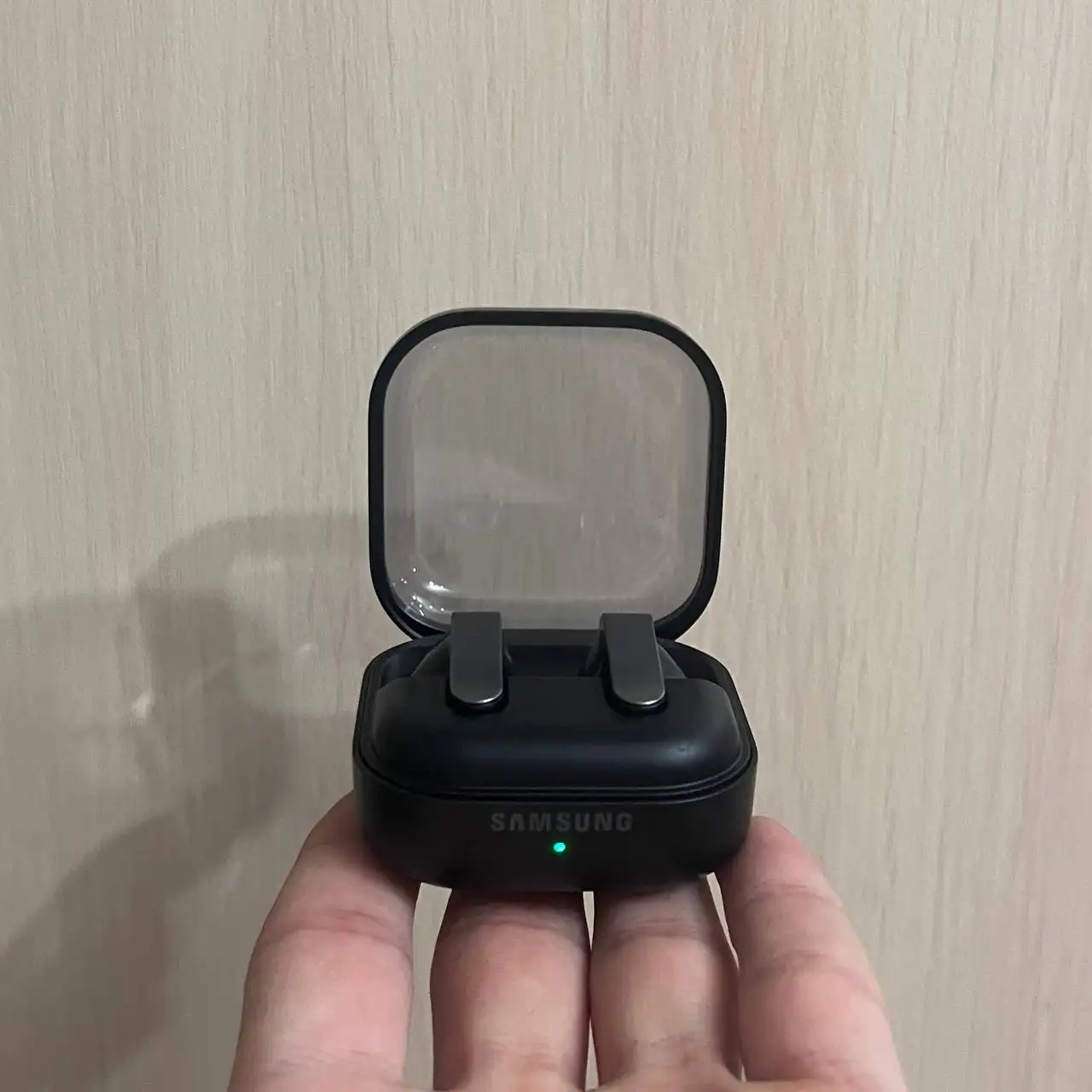 Зарядная станция для PS5 и наушники Galaxy Buds 4 - Электроника в Санкт-Петербург