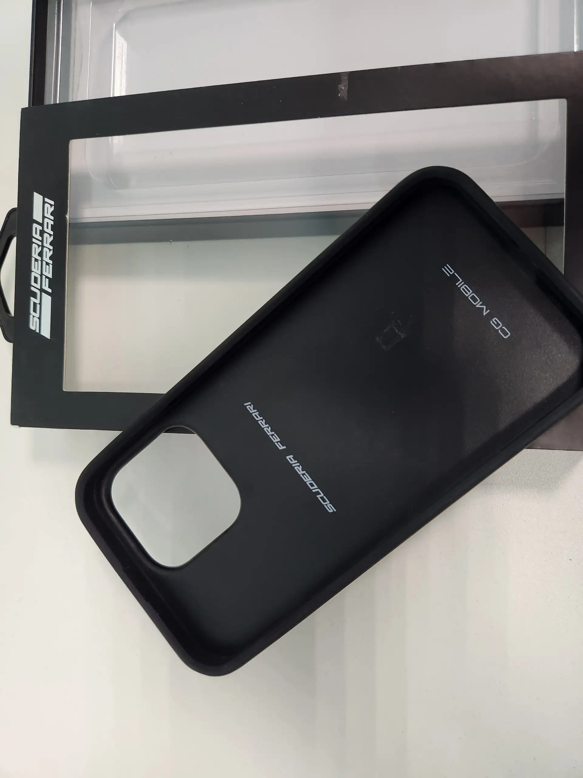 Чехол кожаный iPhone 13 Pro Ferrari - Аксессуары для телефонов (Электроника) в Санкт-Петербург