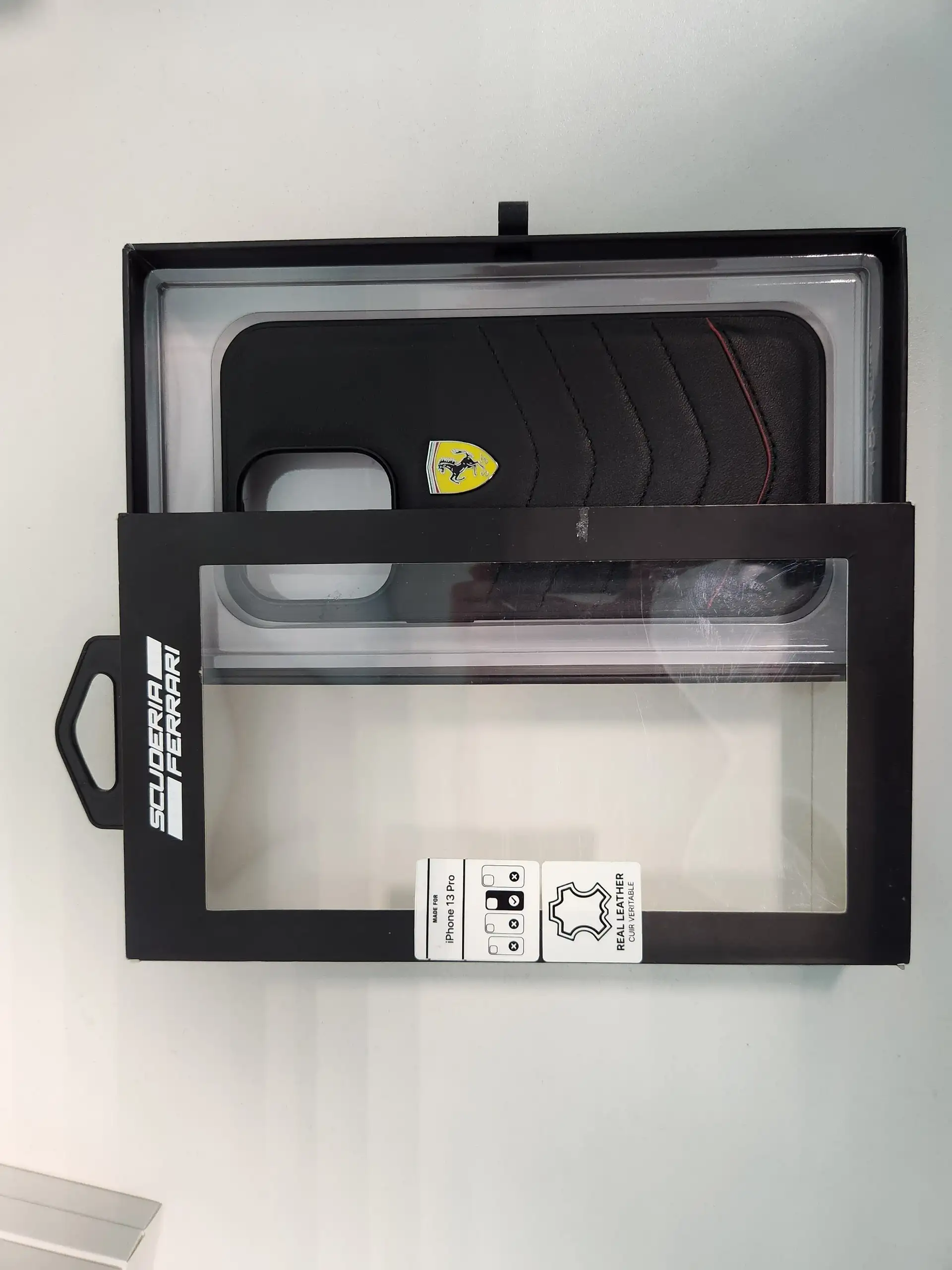 Чехол кожаный iPhone 13 Pro Ferrari - Аксессуары для телефонов (Электроника) в Санкт-Петербург