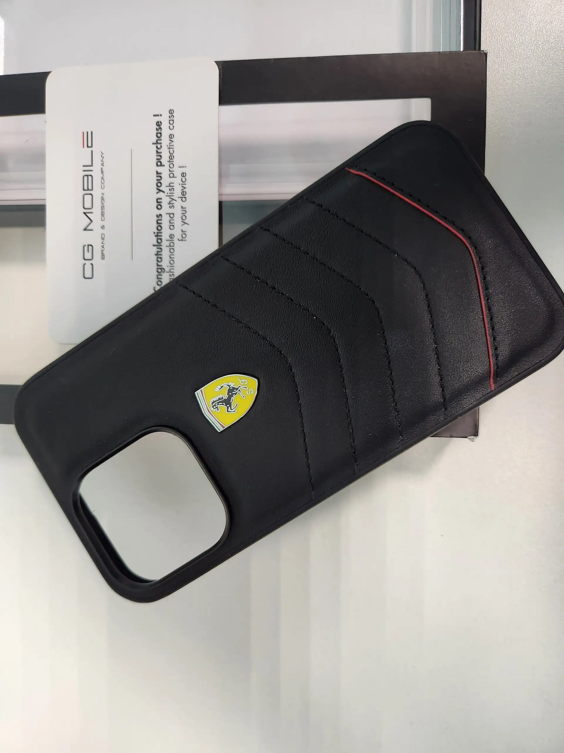 Чехол кожаный iPhone 13 Pro Ferrari - Аксессуары для телефонов (Электроника) в Санкт-Петербург