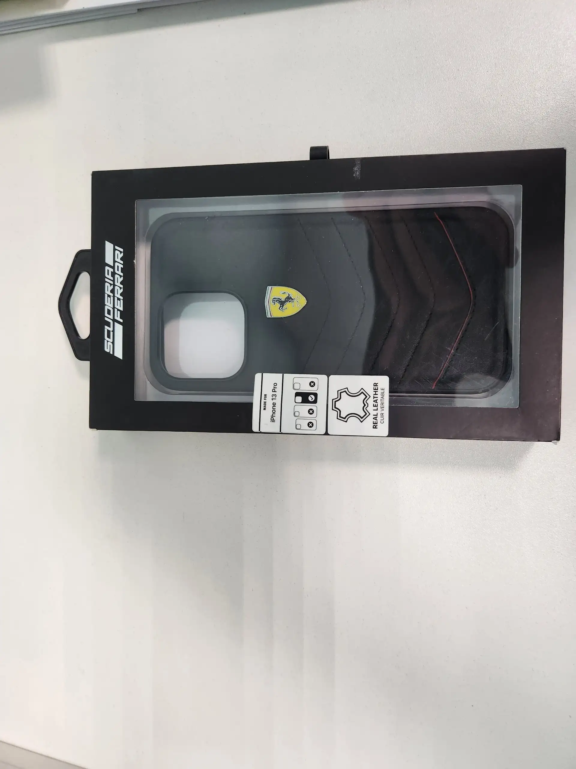 Чехол кожаный iPhone 13 Pro Ferrari - Аксессуары для телефонов (Электроника) в Санкт-Петербург