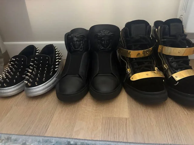 Продам золотые туфли Gucci и кроссовки Versace - Кроссовки в Санкт-Петербург