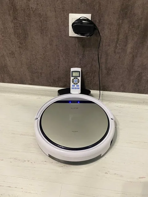 Продам робот-пылесос iLife v50 - Телевизоры и видеотехника в Санкт-Петербург