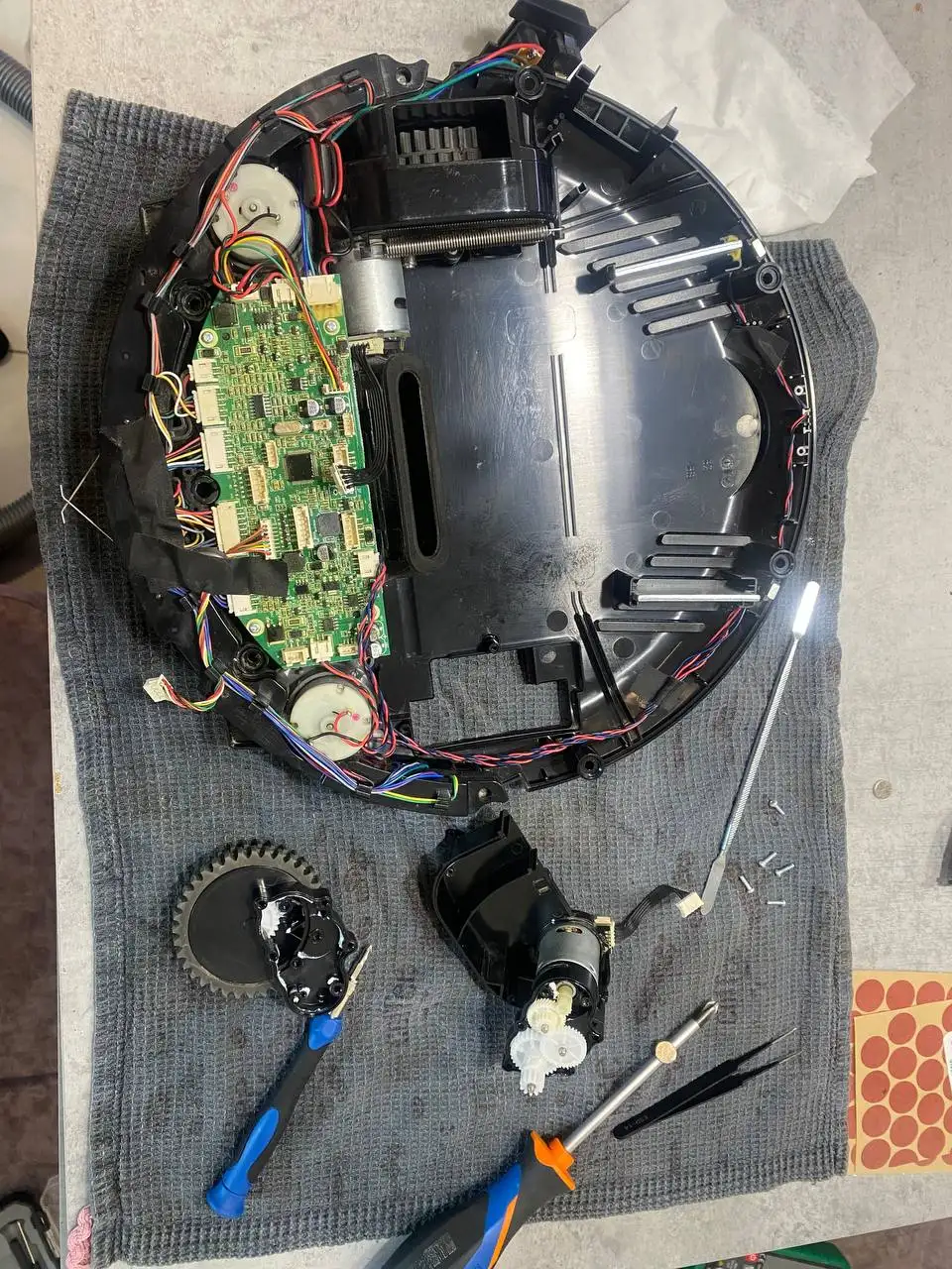 Продам робот-пылесос iLife v50 - Роботы-пылесосы (Электроника) в Санкт-Петербург