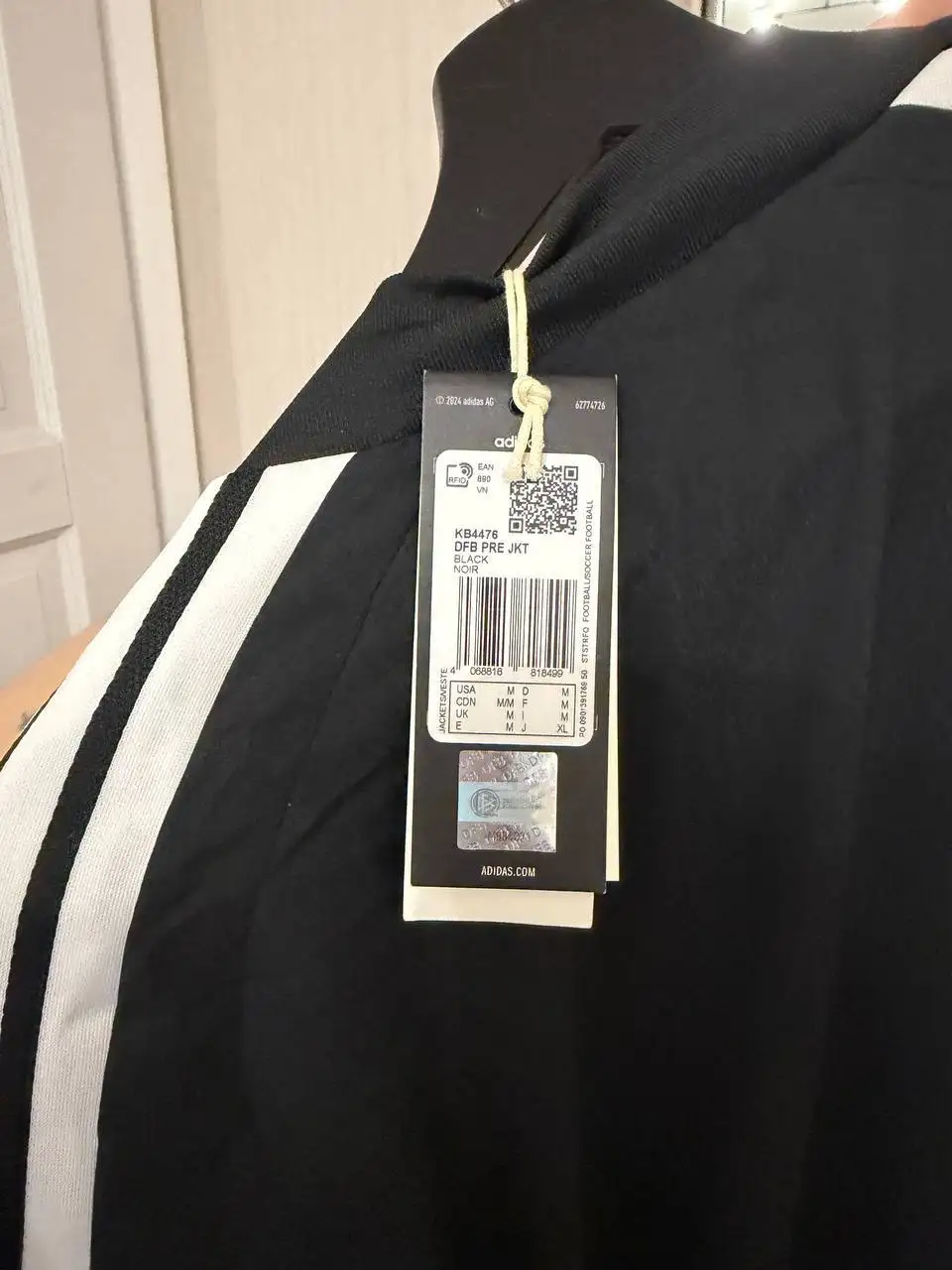 Продам ветровку Adidas M - Верхняя одежда (Одежда) в Санкт-Петербург