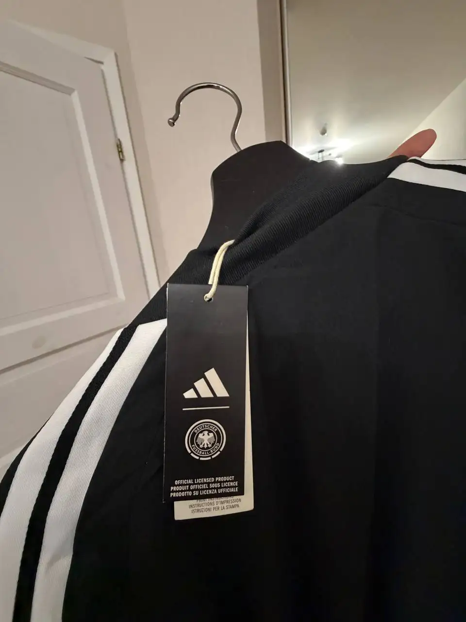 Продам ветровку Adidas M - Верхняя одежда (Одежда) в Санкт-Петербург