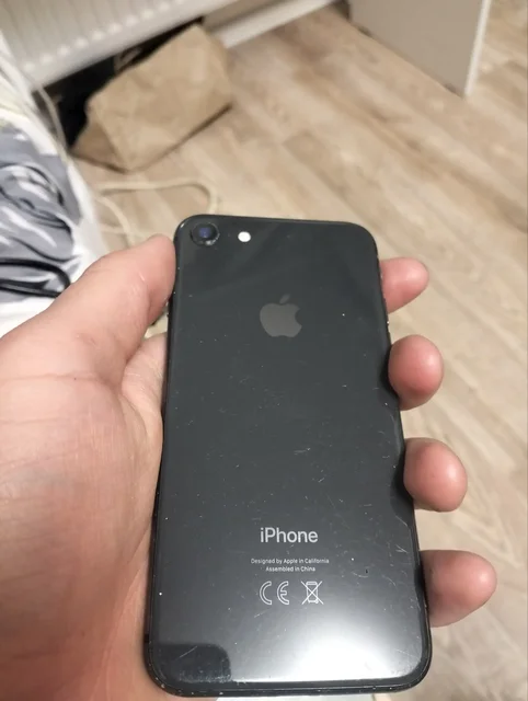 Сломанный телефон (iPhone?) после падения - Ноутбуки и аксессуары в Санкт-Петербург
