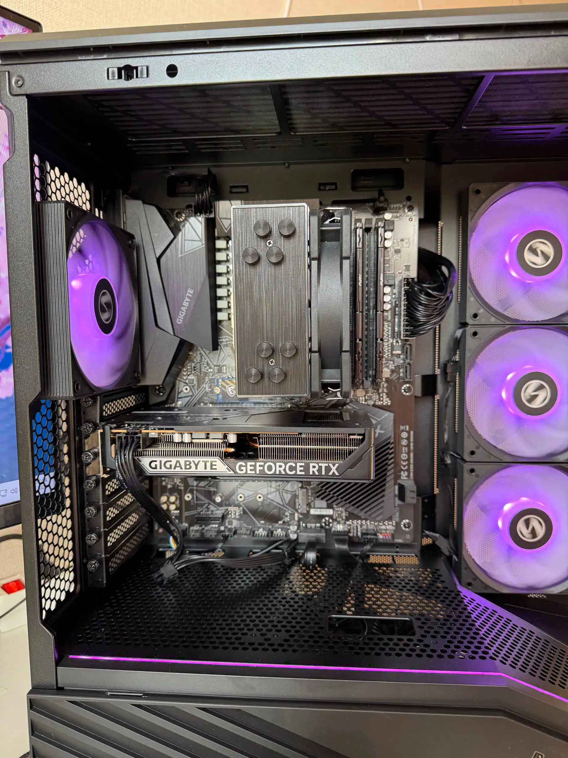 Продаю игровой ПК Ryzen 5 5600 / RTX 5060 / 32GBram / 1TB ssd - Электроника в Санкт-Петербург