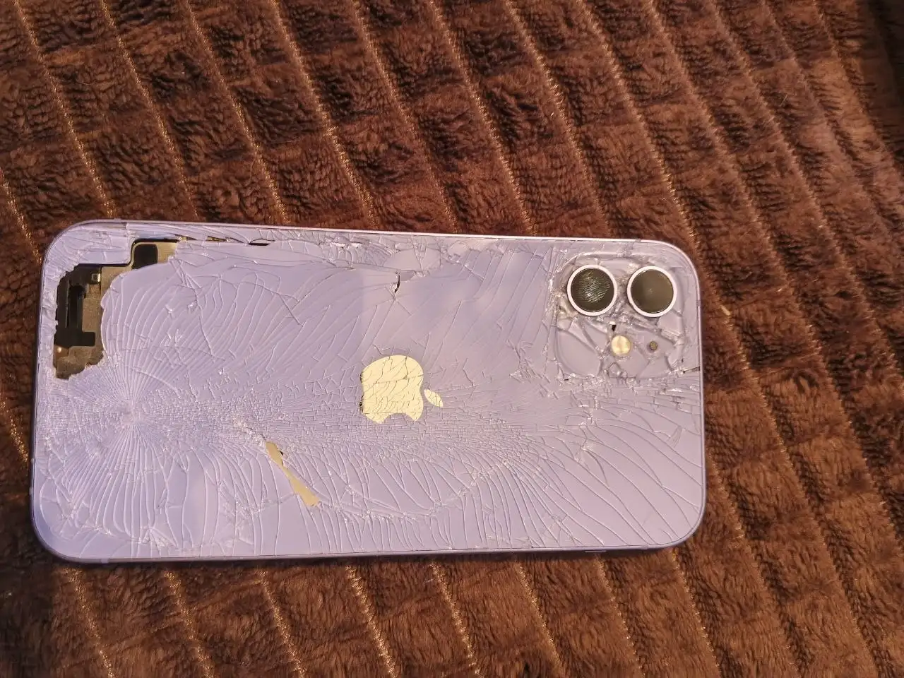 iPhone 12 с дефектами - Телефоны (Электроника) в Санкт-Петербург