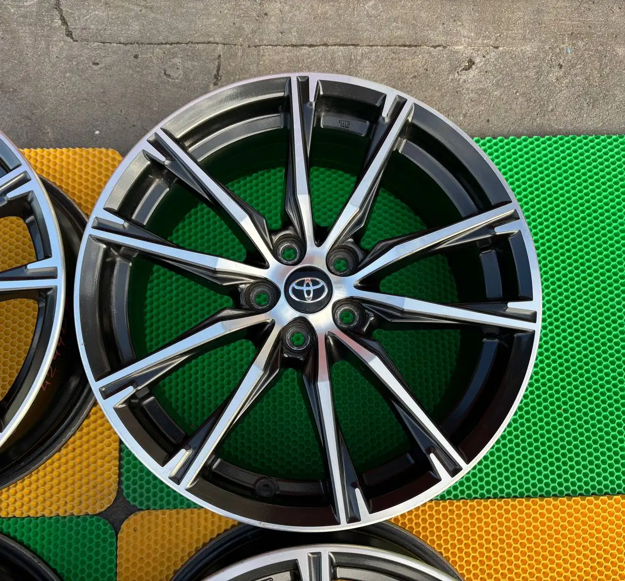 Диски Subaru 17 дюймов - Диски (Авто) в Новосибирск