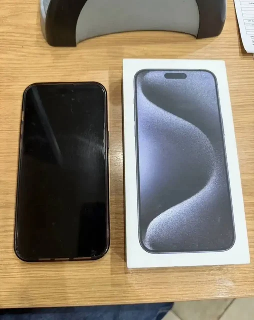 Продажа iPhone 15 Pro Max 256GB - Часы в Санкт-Петербург