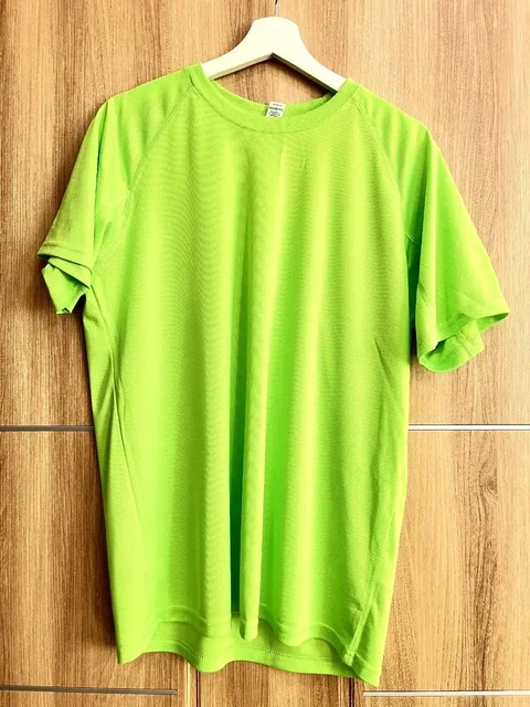 Продажа футболки, майки, юбки и пенки для умывания - Женская одежда в Санкт-Петербург
