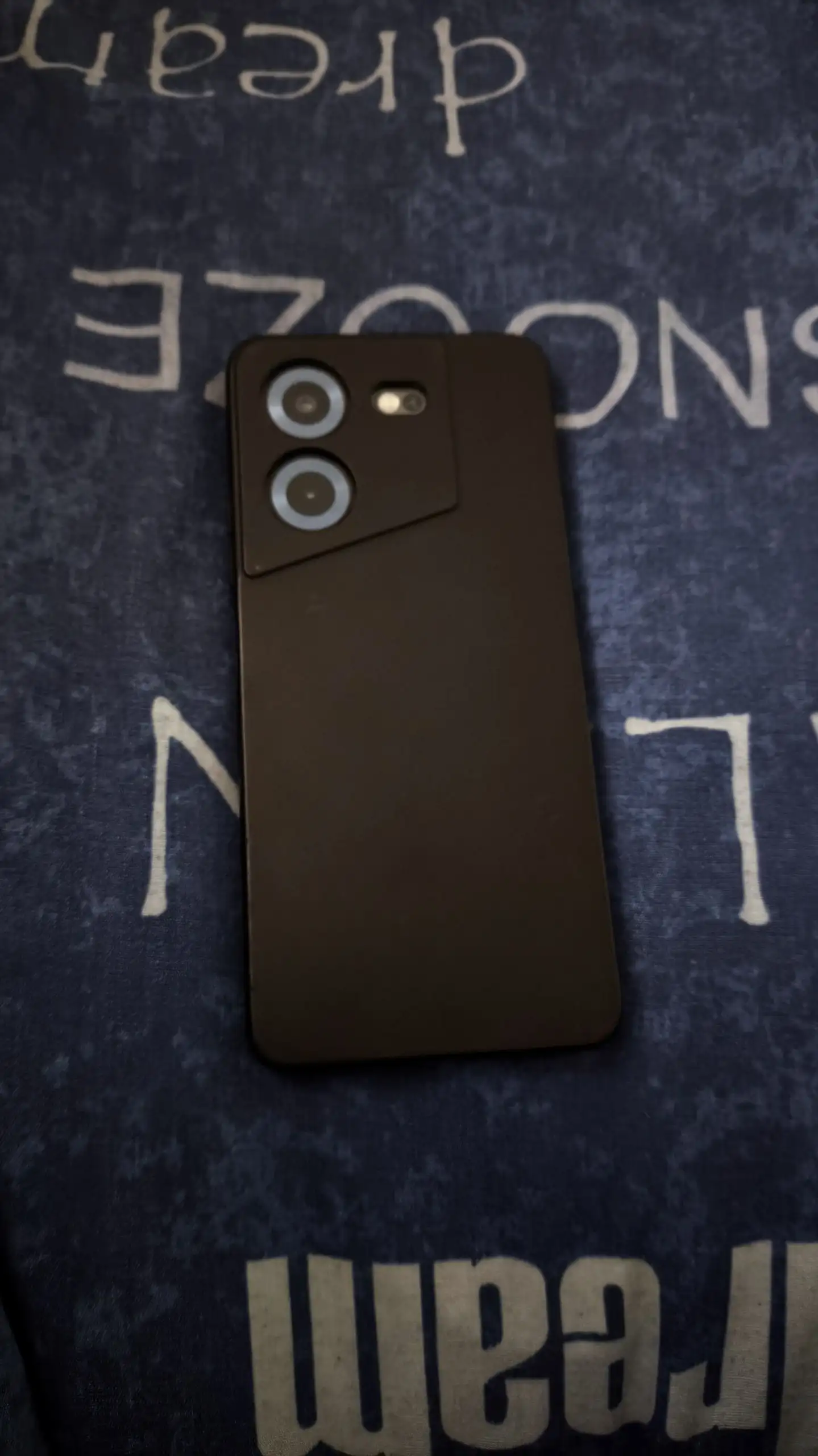 Tecno Pova 5 8/256 с трещиной на экране - Смартфоны и аксессуары (Электроника) в Санкт-Петербург