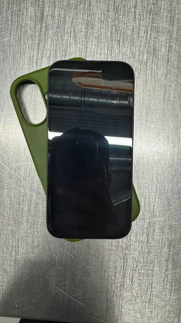 Продажа iPhone 16 128 ГБ черный - Машинка для стрижки в Санкт-Петербург