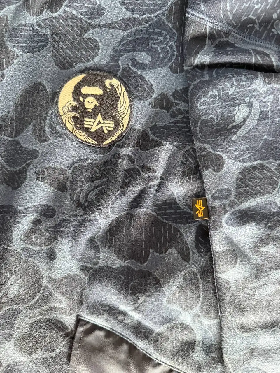Кофта Bape x Alpha Industries - Верхняя одежда (Одежда) в Санкт-Петербург