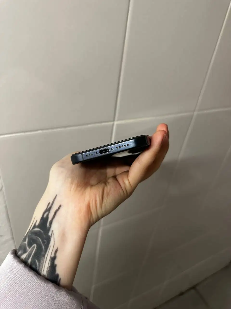 iPhone 15 Pro 128GB в хорошем состоянии - Смартфоны и гаджеты (Электроника) в Санкт-Петербург