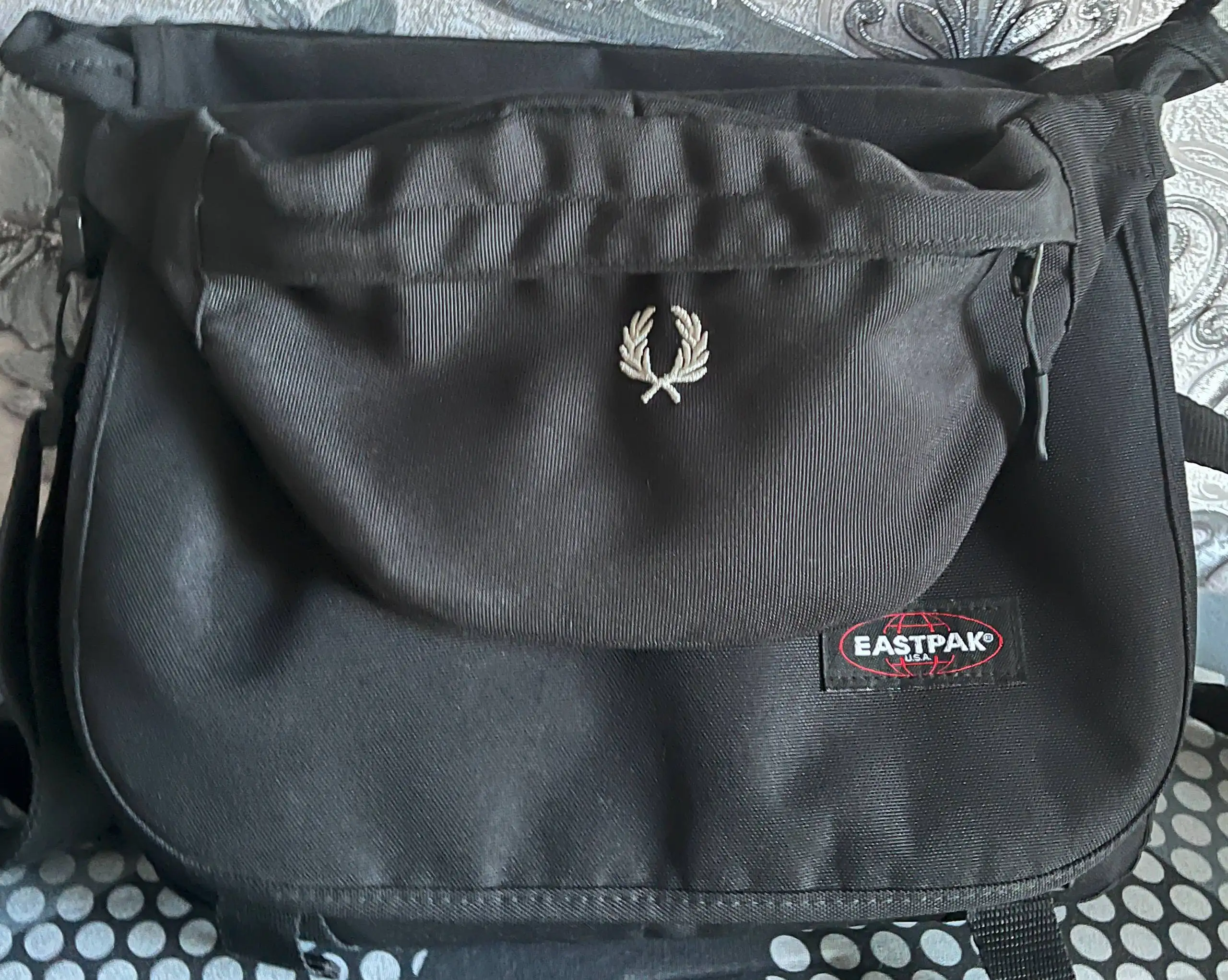Обмен сумок ESTPAK USA и Fred Perry - Сумки (Одежда) в Санкт-Петербург