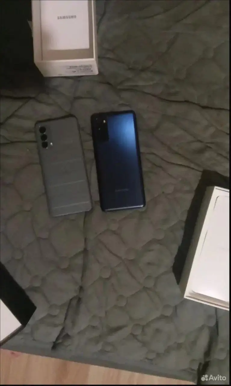 Продажа двух телефонов Realme GT и Samsung S20 FE - Мобильные телефоны (Электроника) в Санкт-Петербург