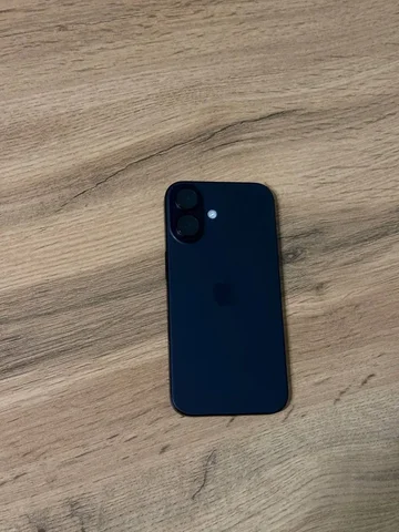 iPhone 16 128GB в идеальном состоянии - Смартфоны и аксессуары в Санкт-Петербург
