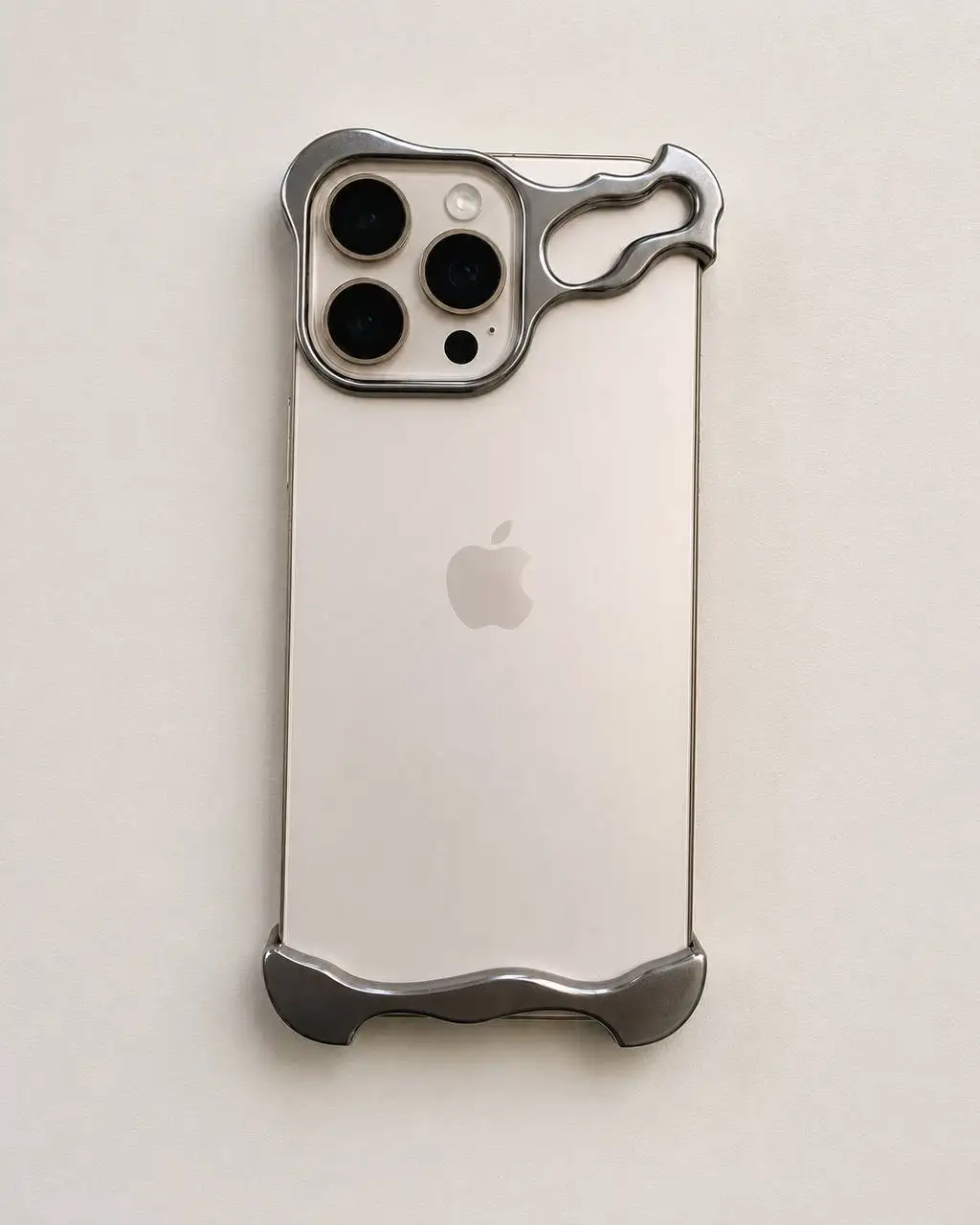 iPhone 16 Pro Max 256GB eSIM в хорошем состоянии - Смартфоны и телефоны (Электроника) в Санкт-Петербург