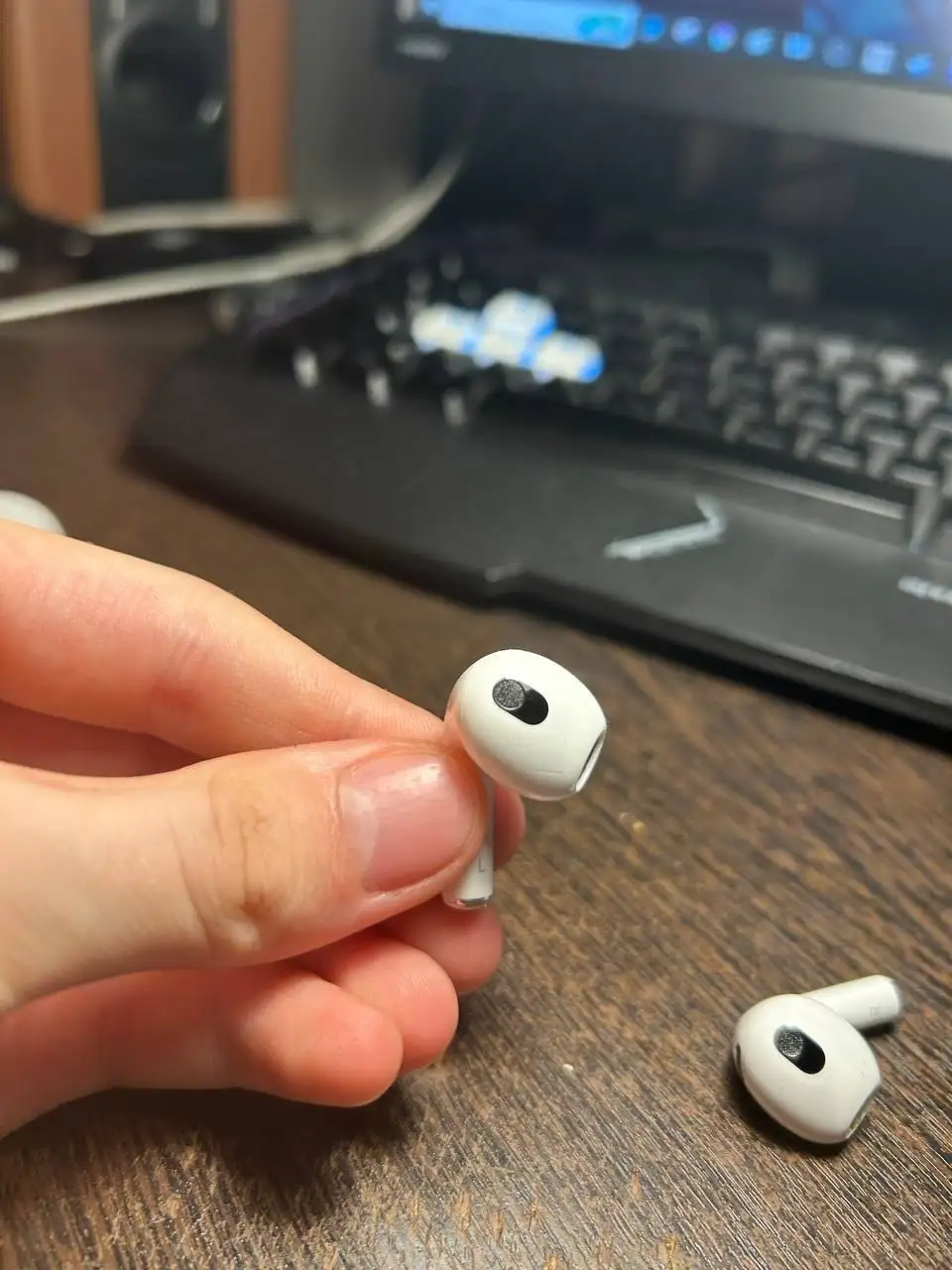 Продам AirPods - Электроника в Санкт-Петербург