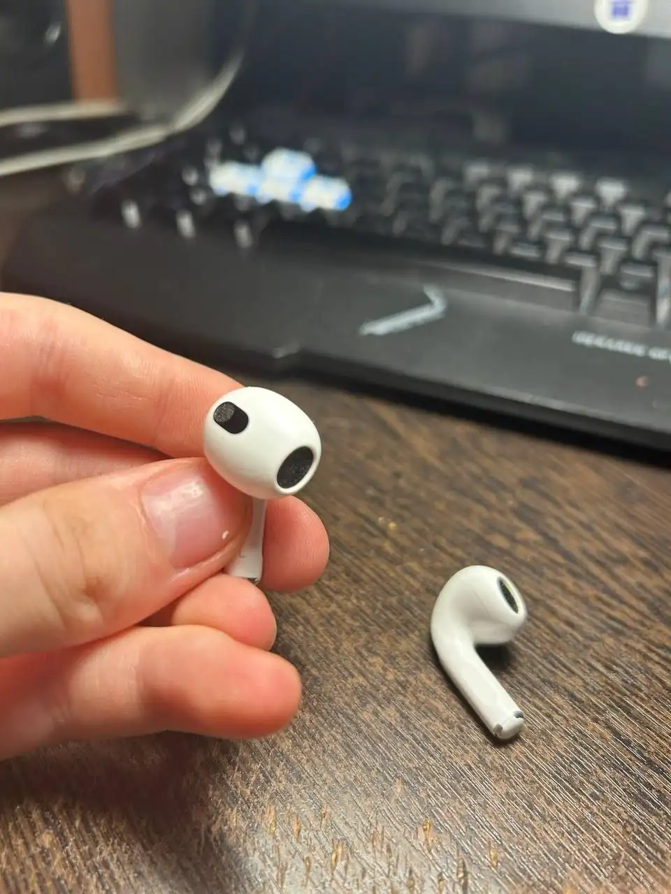Продам AirPods - Электроника в Санкт-Петербург
