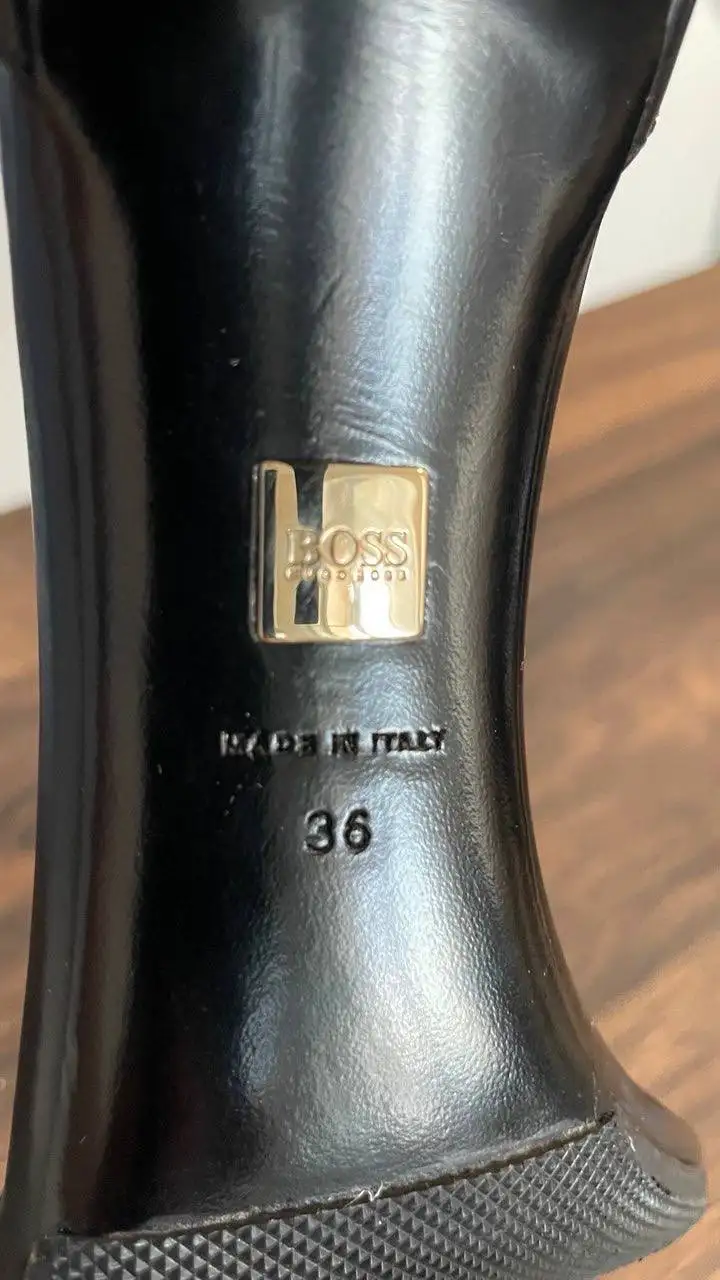 Стильные кожаные босоножки HUGO BOSS, размер 36 - Обувь (Одежда) в Санкт-Петербург