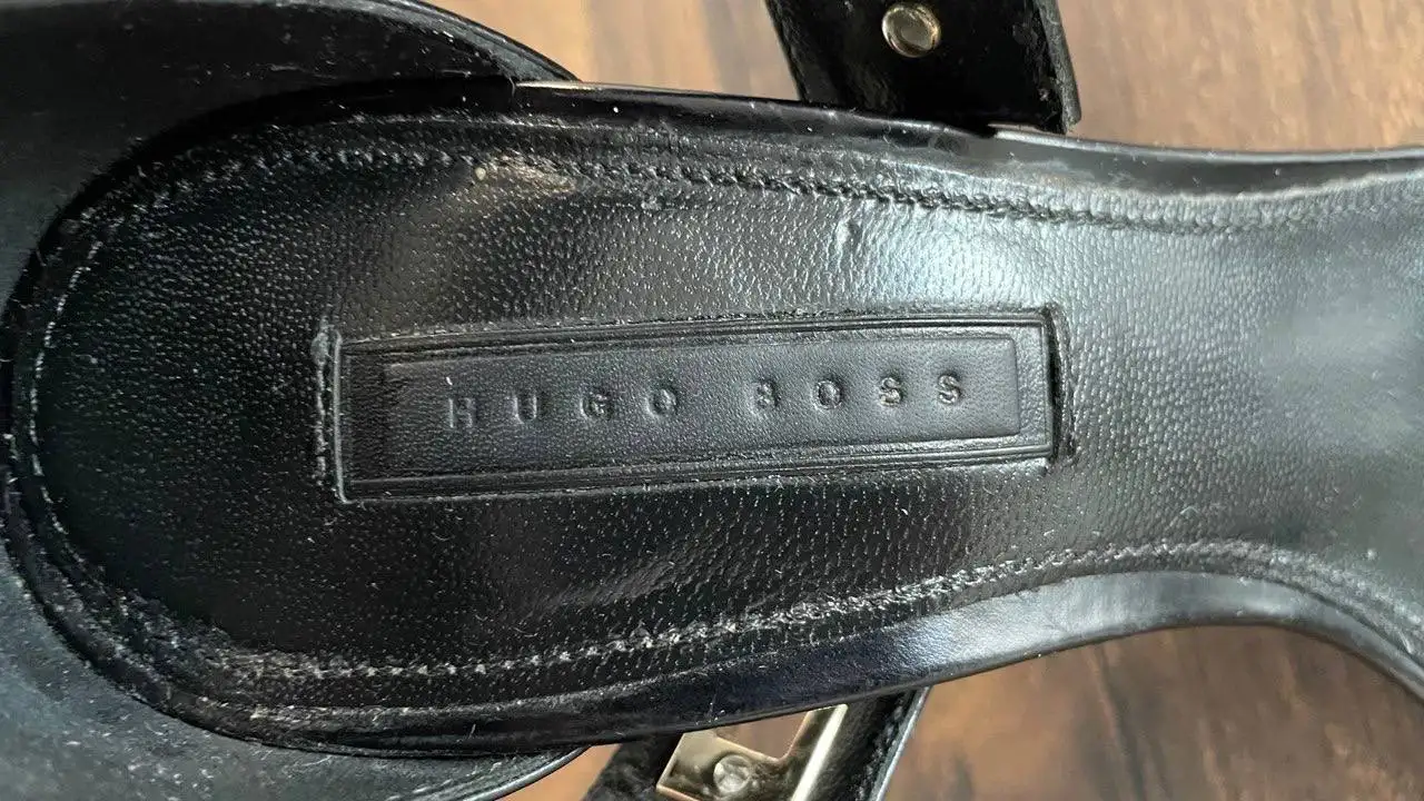 Стильные кожаные босоножки HUGO BOSS, размер 36 - Обувь (Одежда) в Санкт-Петербург
