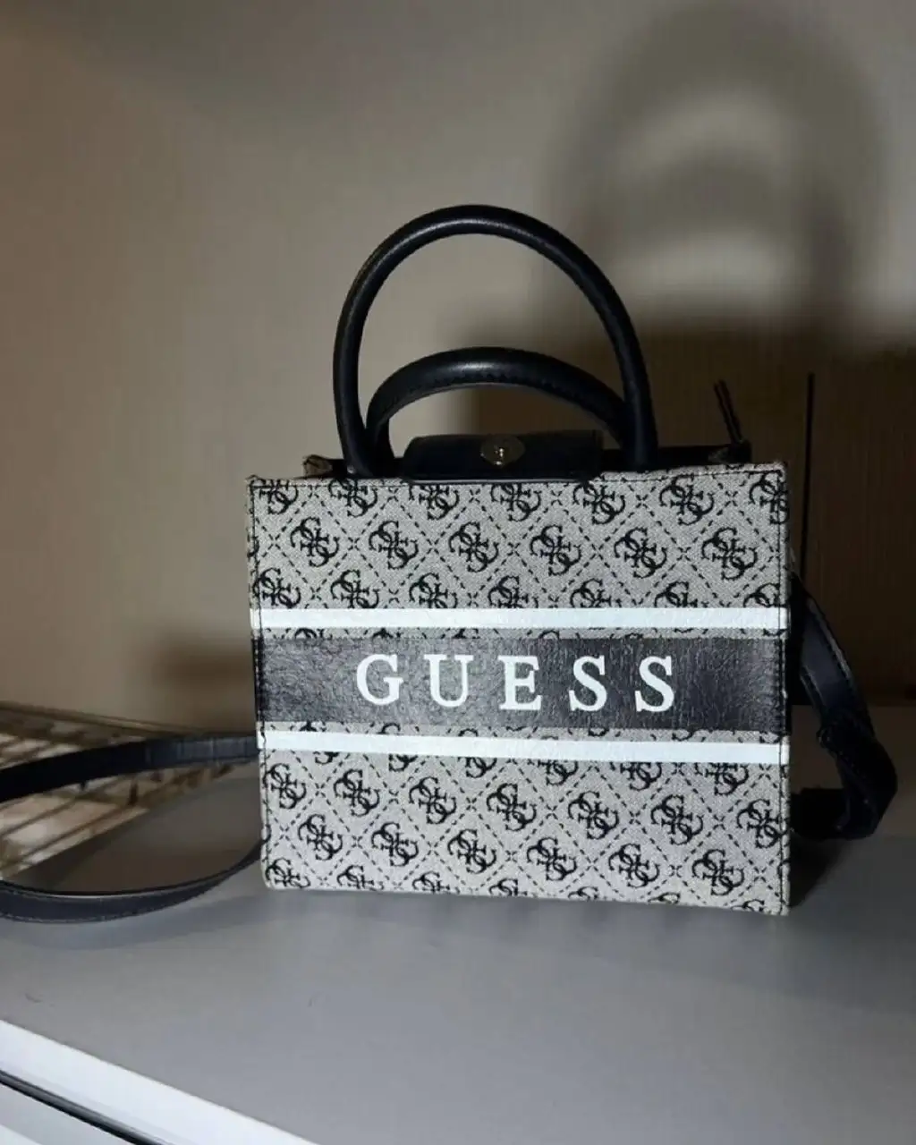 Продам сумку GUESS - Сумки (Барахолка) в Санкт-Петербург