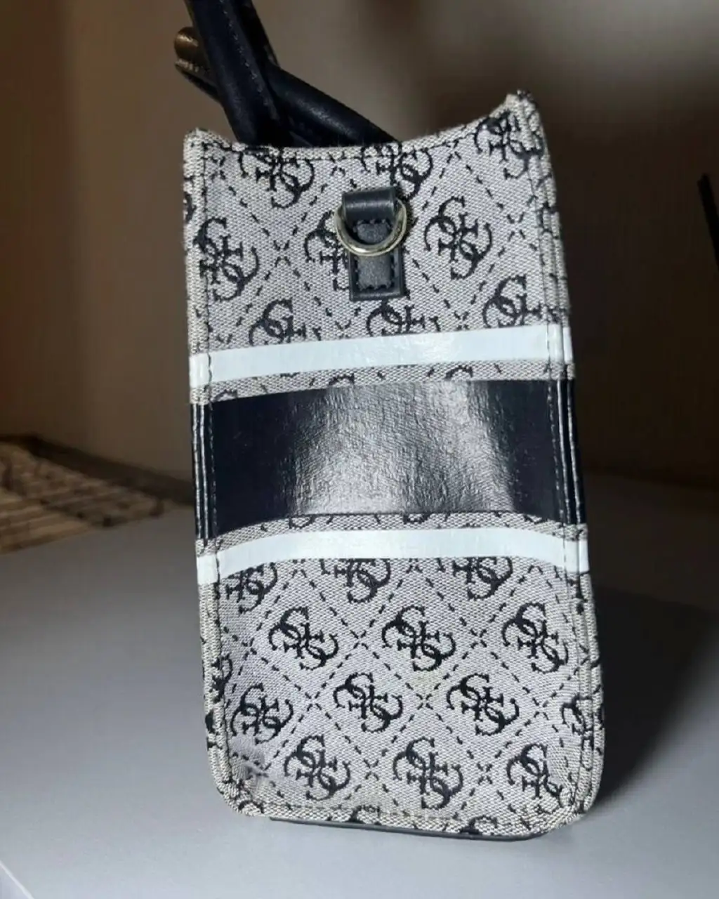 Продам сумку GUESS - Сумки (Барахолка) в Санкт-Петербург