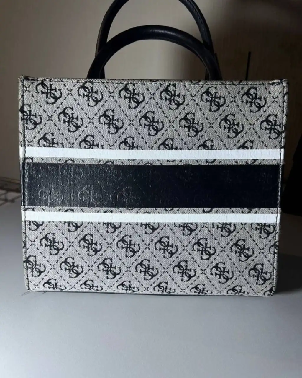 Продам сумку GUESS - Сумки (Барахолка) в Санкт-Петербург