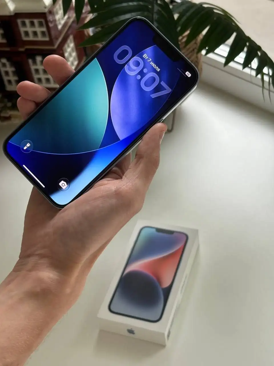 Продаю iPhone 14 128 ГБ голубой - Мобильные телефоны (Электроника) в Санкт-Петербург