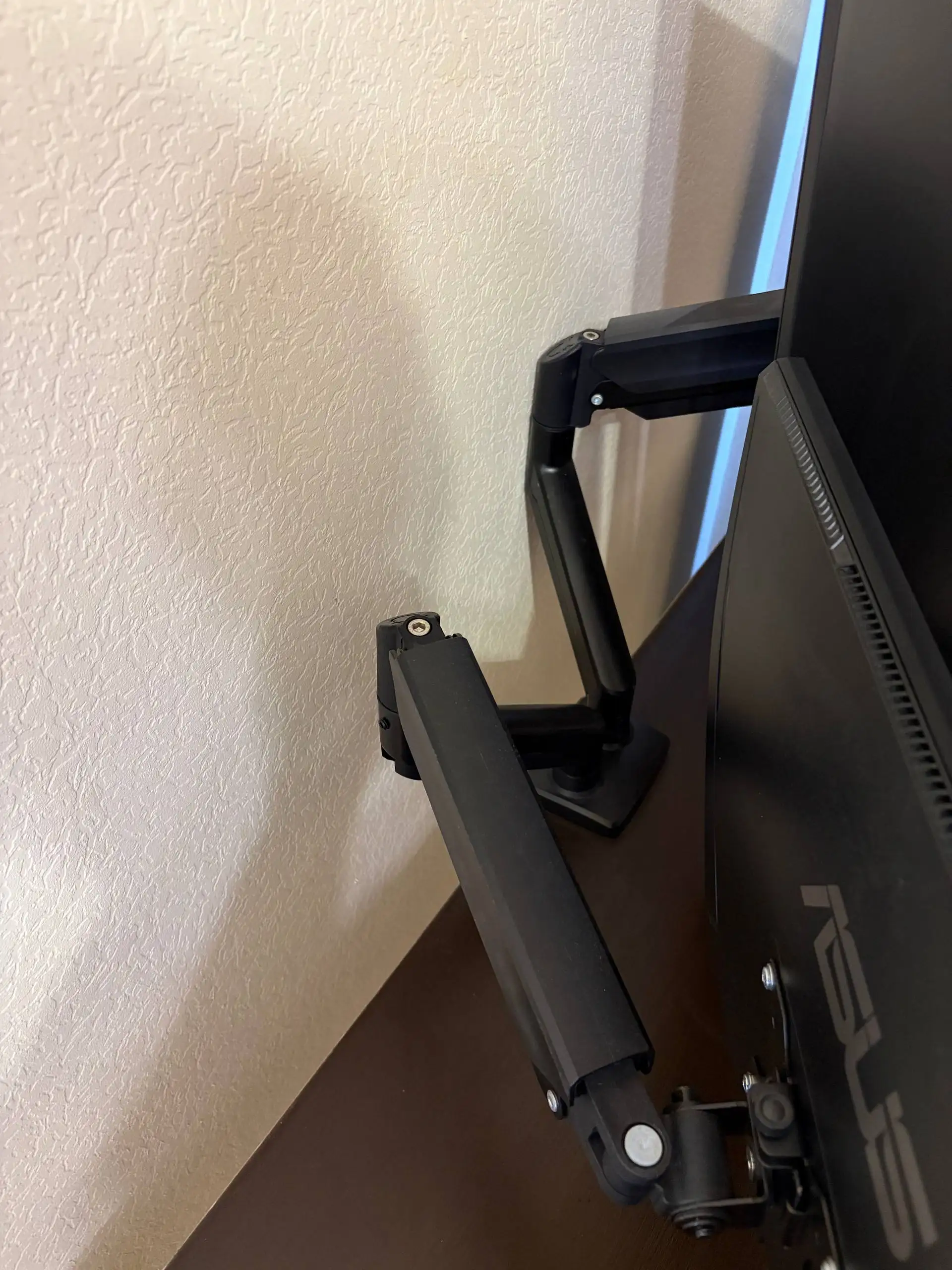 Мониторы ASUS TUF VG27AQ1A и Xiaomi A27Q с кронштейном Wellkron WK-200 - Мониторы (Электроника) в Санкт-Петербург