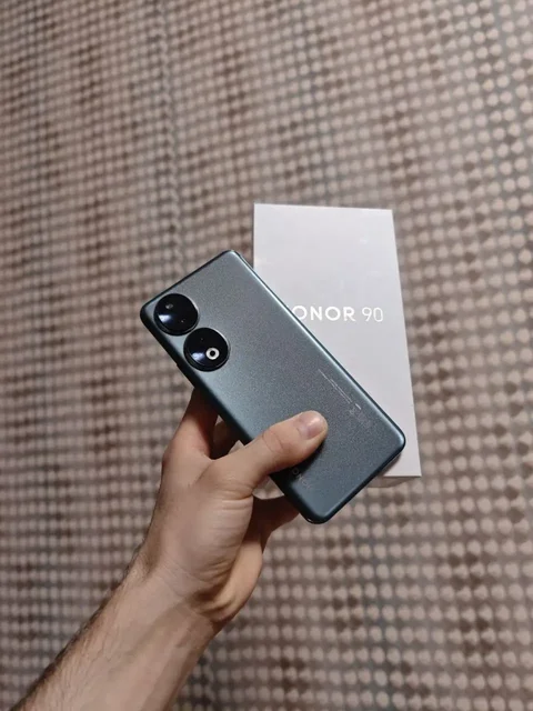 Продам Honor 90 - Радиостанции в Санкт-Петербург