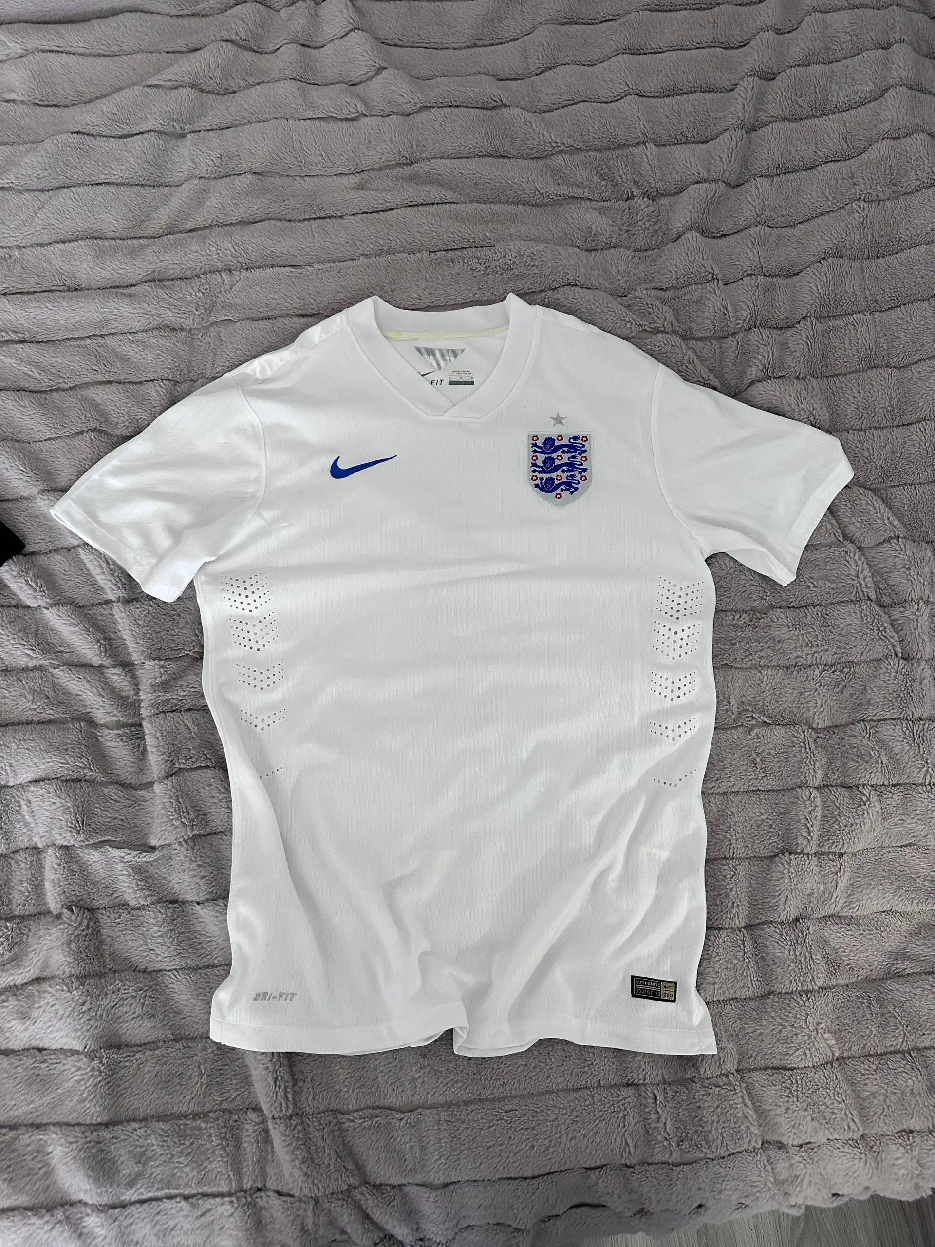Футболка Nike England L/XL - Одежда (Одежда) в Санкт-Петербург