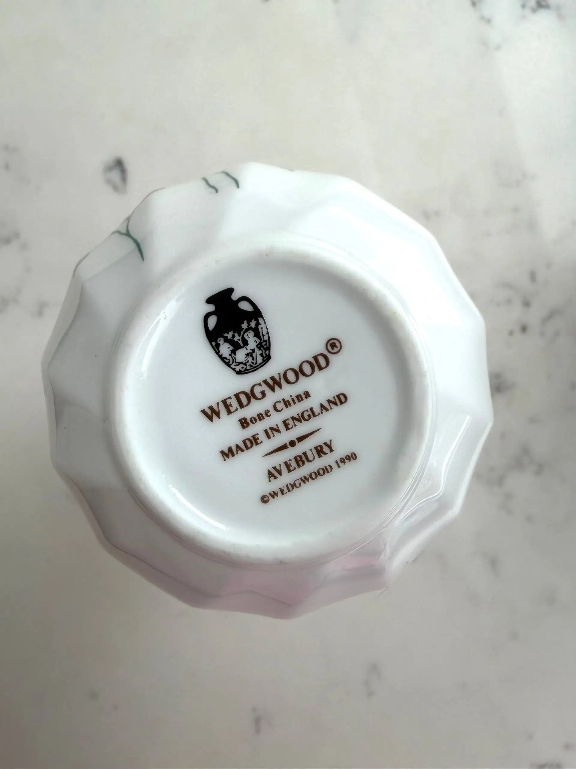 Вазочка Wedgwood Avebury с позолотой - Барахолка в Санкт-Петербург