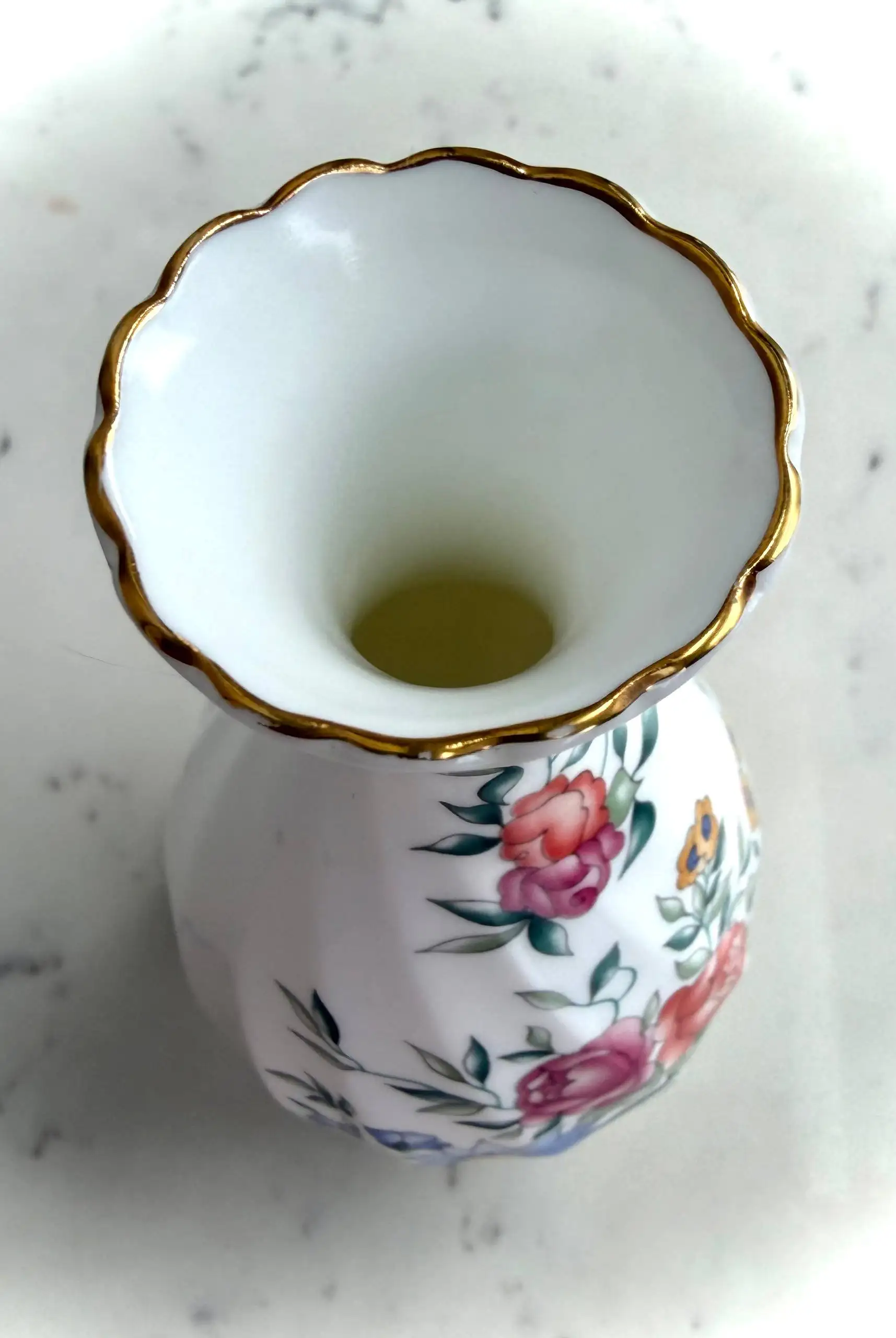 Вазочка Wedgwood Avebury с позолотой - Барахолка в Санкт-Петербург