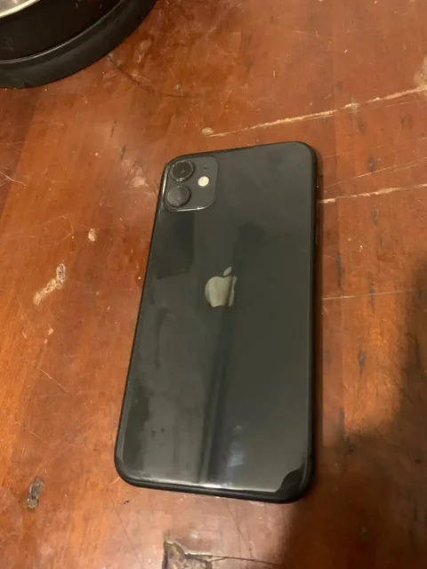 Продам iPhone 11 64 ГБ - Источники питания в Санкт-Петербург