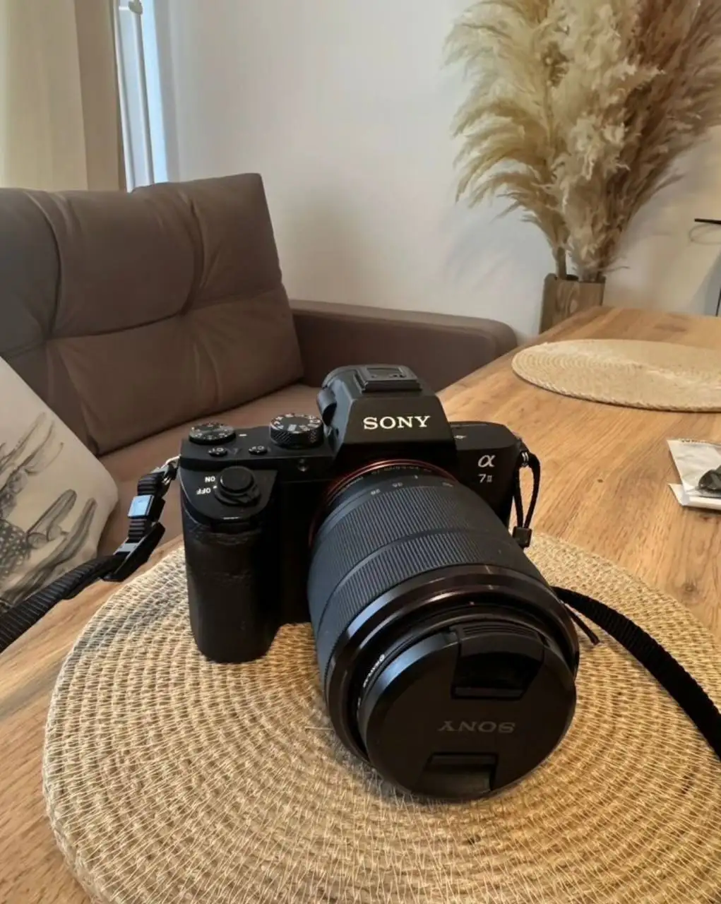 Sony Alpha 7 Mark II (ILCE-7M2) Full Frame с объективом 28-70mm и аксессуарами - Фототехника (Электроника) в Санкт-Петербург