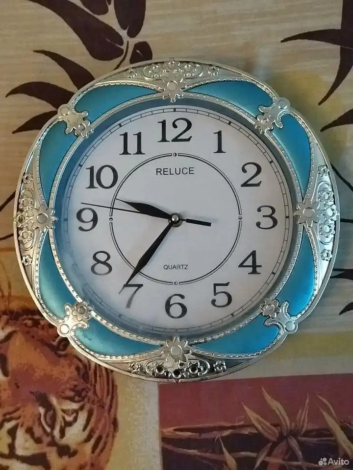 Настенные часы Reluce 1990 года