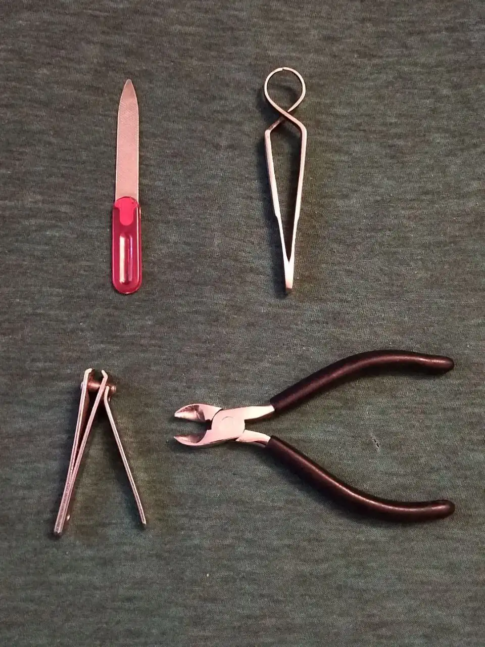 Маникюрный набор из нержавеющей стали и серебра - Барахолка в Новосибирск