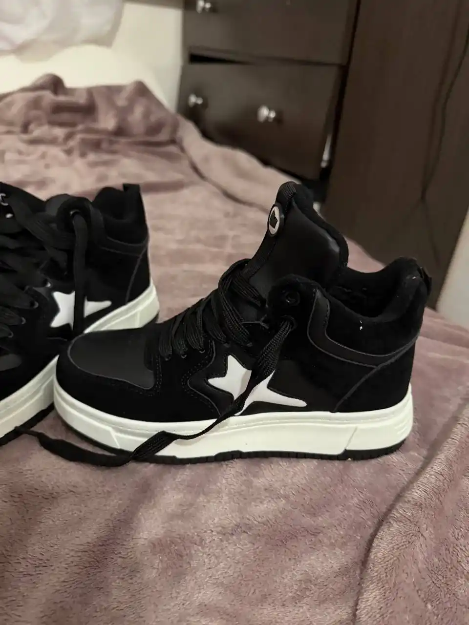 Зимние кроссовки новые 36 размер