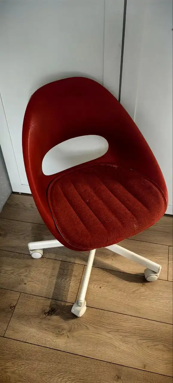 Продам детские стулья