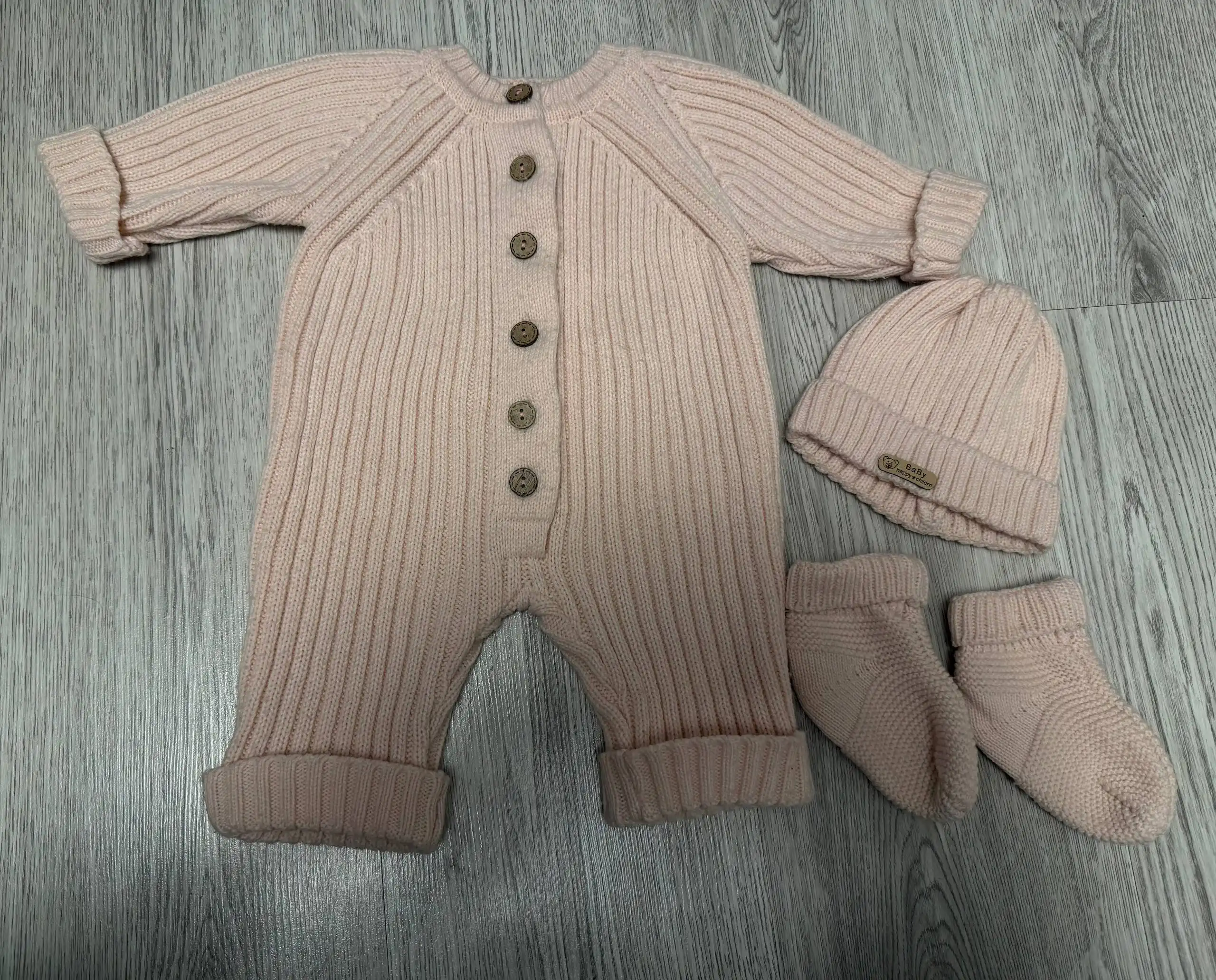 Продажа комплекта одежды для девочки