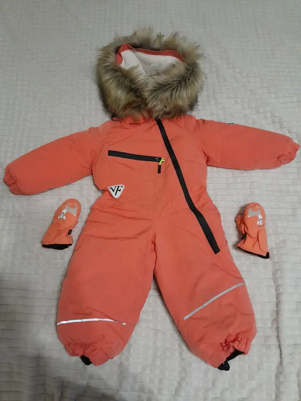 Продажа зимних комбинезонов для детей