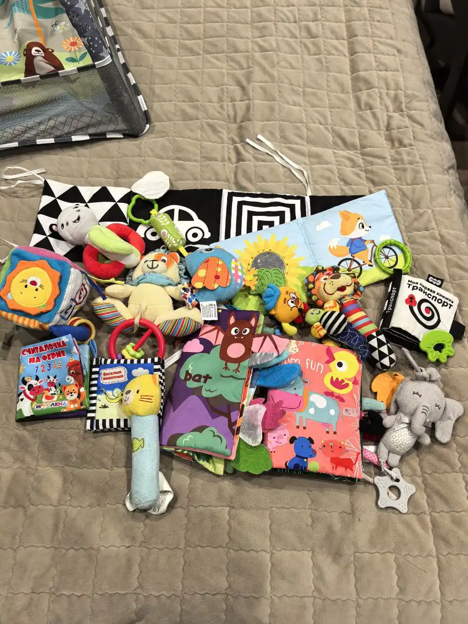 Детский игровой коврик с шариками и шуршалками