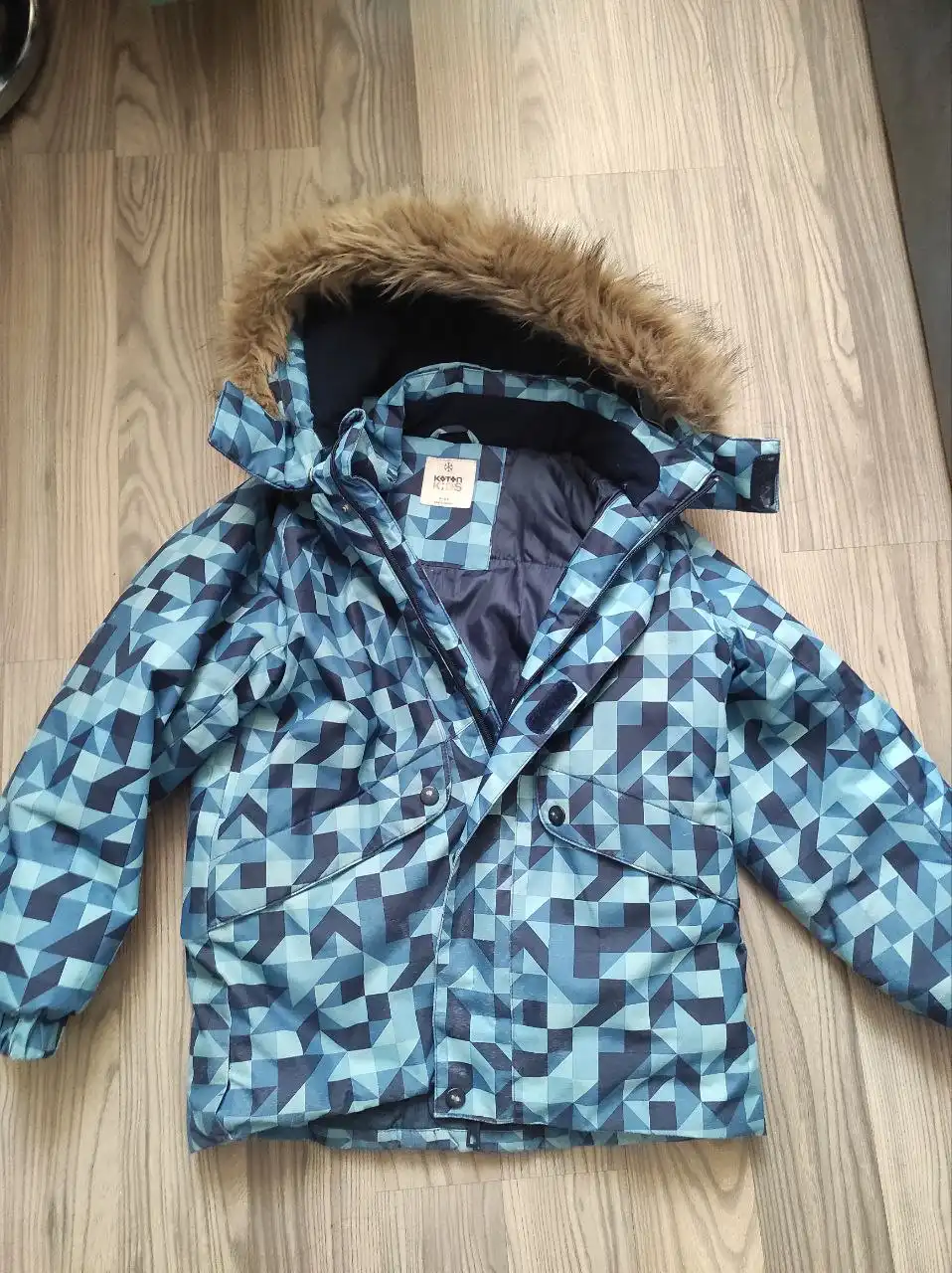 Зимняя куртка на мальчика размер 134-140