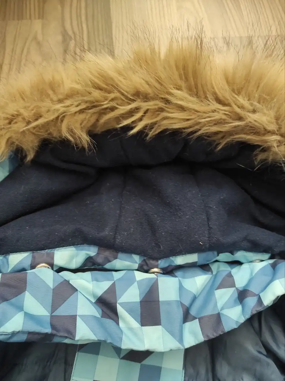 Зимняя куртка на мальчика размер 134-140